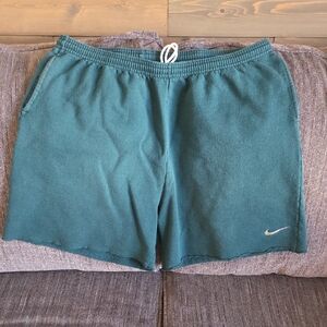 Nike Men's Size 4XL Green Athletic Shorts